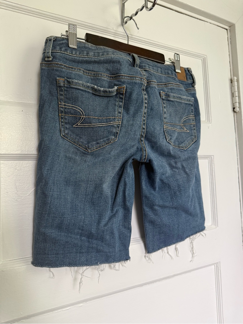 American Eagle Outfitters Blue Distressed‎ Cutoff Denim Bermudas Low Rise Y2K 6 - Picture 9 of 11